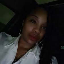 Monique Mayes's Instagram, Twitter & Facebook