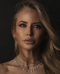 My client said that she is awkward in pictures and I couldn't disagree  more. I love having Melissa and her daughter Smith at the studio last week.  Thank you for trusting me