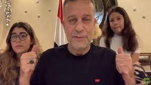كشف الفنان المصري شريف منير عن خضوعه لعمليه جراحية عاجلة، إذ نشر صورته وهو على فراش المرض من داخل المستشفى الجوي بالقاهرة. Ø´Ø±ÙŠÙ Ù…Ù†ÙŠØ± ÙŠØ­ÙˆÙ„ Ø£Ø²Ù…Ø© Ø§Ù„ØªÙ†Ù…Ø± Ø¹Ù„Ù‰ Ø¨Ù†Ø§ØªÙ‡ Ø¥Ù„Ù‰ Ù‚Ø¶ÙŠØ© Ø±Ø£ÙŠ Ø¹Ø§Ù… ÙÙŠ Ù…ØµØ± Rt Arabic