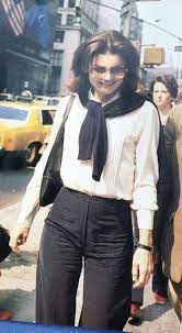 If you're going to wear white, make sure it's as blindingly white as possible. Pin By Mariejahnik On Jko Jackie Kennedy Style Jackie O Style Jacqueline Kennedy Style