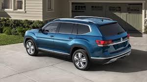 The 2021 volkswagen atlas has the boxy appearance, cavernous interior, and vast practicality that have defined suvs for decades. 2019 Volkswagen Tiguan Vs 2019 Volkswagen Atlas Volkswagen Suvs