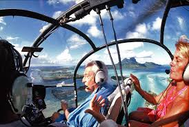 Paul-Émile Victor en famille à Bora Bora