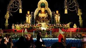 Ia membuat candi buddha terbesar di asia tenggara itu kembali aktif menjadi. 6 Ucapan Selamat Hari Raya Waisak 2562 Be Untuk Yang Merayakan Tribun Manado