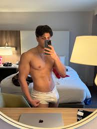 Franchesca Castillo 🇩🇴 on X: Señores se cansaron los hombres de Twitter  de ver mujeres desnudas, ahora van a empezar ellos a mostrar su macana 🫣  EtoSeJodio estas redes se están volviendo