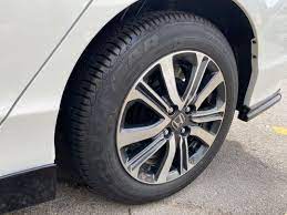 Menerusi video tersebut, kelihatan seorang lelaki memberitahu bahawa kereta yang dinaiki oleh dia dan rakannya itu pancit membuat mereka tersadai di tepi jalan. Sport Rim 15 Tyre Honda City 2020 Auto Accessories On Carousell