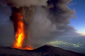 May 25, 2021 · quarta eruzione in sei giorni: Le Eruzioni Dell Etna Dal 1928 Ad Oggi La Storia Del Vulcano Della Sicilia