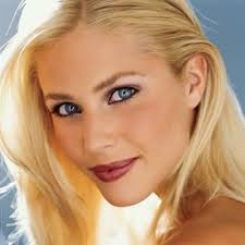 Wedding Makeup Tips For Blue Eyed Brides With Blond Hair Bride Sparkle Makeup Tips For Blue Eyes Wedding Makeup Tips Makeup For Blondes