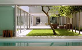 Atriumhaus In Munchen Harlaching Muenchenarchitektur Atriumhaus Atrium Hofhaus