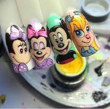 Los personajes de dibujos animados son el componente esencial de los dibujos. Disney Tecnicas De Unas Arte De Unas Disney Disenos De Esmalte De Unas