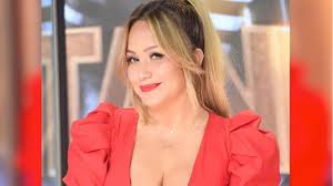Esmeralda mitre, floppy tesouro y mariana brey, fueron algunas de las participantes que cruzaron a la cantante y jurado. Karina La Princesita Asistio Al Cantando 2020 Con Un Acompanante Muy Especial El Civico