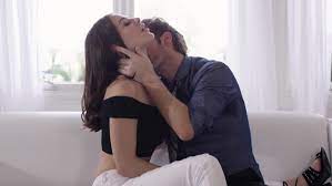 Kiss the chief - Faperoni Porn Videos