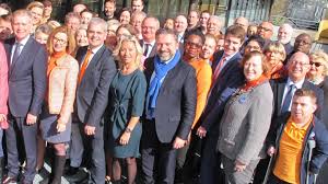 Christophe bouchet a été choisi au bénéfice de l'âge après une égalité entre les deux candidats et deux abstentions. Christophe Bouchet Veut Poursuivre Faire Plus Et Lancer