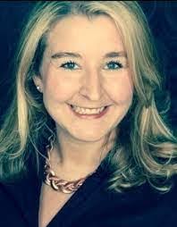 Nicole Annett's Instagram, Twitter & Facebook