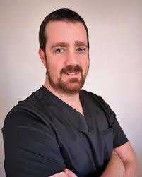 clinica dental oviedo odontologo dentista ortodoncia implantes dentales  blanqueamiento estetica dental endodoncia protesis radiologia panoramico  financiacion centrico opiniones recomendado calidad