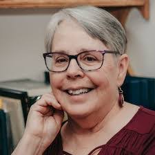 Jennifer Pahl's Instagram, Twitter & Facebook