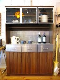 unico ウニコ の食器棚が素敵 unicoの食器棚のある風景まとめ キナリノ 食器棚 棚 食器