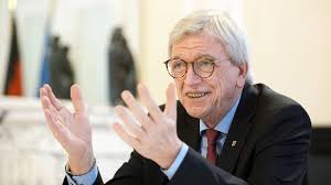 Heute haben die bundeskanzlerin und die ministerpräsidentinnen und ministerpräsidenten über die der hessische ministerpräsident volker bouffier, sozialminister kai klose und innenminister peter. Ministerprasident Bouffier Schliessen Ist Einfach Verantwortlich Offnen Ist Schwierig