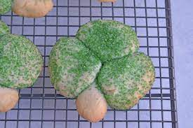 1 batch of royal icing; Sugar Cookie Shamrocks St Patrick S Day Cookies