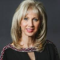 Elizabeth Mellott's Instagram, Twitter & Facebook