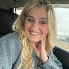 Who do we need to bribe to get the Taco Bell open in Albany, IN?