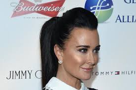 Watch reality tv star kyle richards jump in her pool to escape bees. Real Housewives Of Beverly Hills Star Kyle Richards Says Her Relationship With Kim Richards Will Always Be A Work In Progress