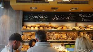 Klien sribu yaitu @tiofany mendapatkan desain yang tepat untuk kontes desain logo untuk toko kue dan roti nona dengan budget idr 2.500.000, tiofany mendapatkan: Foto Toko Roti Paling Terkenal Di Dusseldorf Jerman
