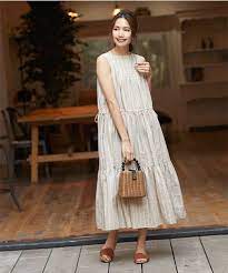 ワンピースで叶う簡単おしゃれ 初心者さんにもおすすめのコーデ術 folk 黒ワンピース コーデ ファッションアイデア ワンピース