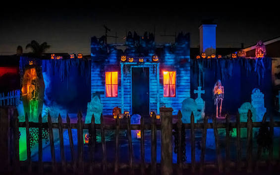 Orange County Yard Haunts 2020: 1870 Haunt Manor, Hull House, Grim  Grinners, and Newhope Slaughterhouse — Restcoaster
