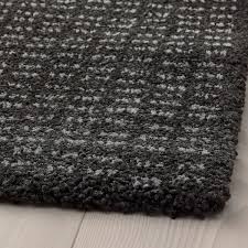 Der flor ist sehr kurz, daher passt der teppich ebenso gut vor das sofa wie unter den esstisch. Langsted Teppich Kurzflor Schwarz 60x90 Cm Ikea Deutschland