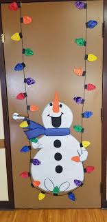 как украсить дверь в детском саду на новый год Pin By Nataliya Solyar On Winter Crafts Dec Jan Christmas Classroom Diy Christmas Door Decorations Christmas Classroom Door