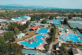 Terme Catez Is Een Groots Opgezette Camping In Catez Ob Savi Deze Camping In Het Onontdekte Slovenie Heeft Afgebakende Plaatsen En D Camping Slovenie Vakantie