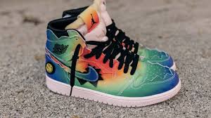 Stay a step ahead of the latest sneaker launches and drops. J Balvin Teams Up With Nike For A Chromatic Look Of Air Jordan 1 Fastsole