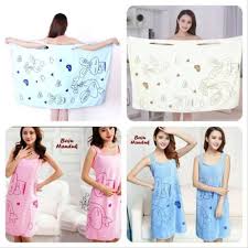 Handuk ini dapat dipakaikan dengan mudah pada bayi, karena dirancang dengan model kimono yang menyerupai jubah pakaian. Bisa Cod Handuk Mandi Handuk Baju Tidur Karakter Multifungsi Handuk Kimono Kelinci Terbaru Agustus 2021 Harga Murah Kualitas Terjamin Blibli