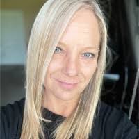 Melissa Hasler's Instagram, Twitter & Facebook