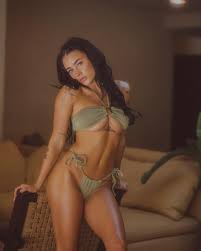 Leslie Golden - Free pics, galleries & more at Babepedia