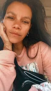 Ella es mi hija Leidy Benítez está desaparecida desde el 5 de diciembre de  Trujui Moreno desde esas fechas no se comunicó más con nosotros ella tiene  26 años si alguien lo