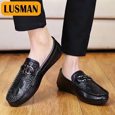 Koleksi kasut lelaki dijual pada rm269 hingga rm299 sementara sepatu wanita pada rm199 hingga rm259. Pejabat Kasut Lelaki Loafers Kulit Lelaki Kasual Fesyen Terkini Kasual Gaya Klasik Yang Selesa Dan Bernafas Shopee Malaysia