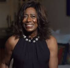 Glória maria matta da silva (born august 15, 1949) is a brazilian journalist, reporter and television host. Apos Cirurgia No Cerebro Gloria Maria Retorna Ao Globo Reporter O Tema E Racismo Assunto Que Conheco Muito Bem Estrelando