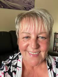 Hello, I'm Jacqueline and something to know about me is I was born in mid  1960s. I loved and I miss the 1970s era.