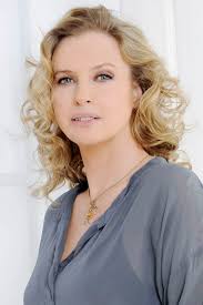 Ku është sot Angela e “Amico Mio”, doktoresha melankolike që u rrëmbeu  zemrat shqiptarëve