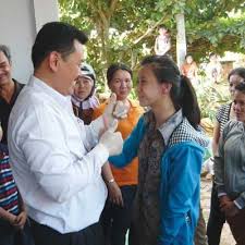 Sau khi bà nguyễn phương hằng, chủ tịch hđqt công ty cp đại nam (bình dương) gửi đơn tố cáo lương y võ hoàng yên lừa đảo chiếm đoạt tiền từ thiện của gia đình, đã có một số nạn nhân khác cũng gửi đơn tố cáo ông yên với hành vi tương tự. LÆ°Æ¡ng Y Vo Hoang Yen Lngyvhongyn2 Twitter