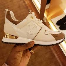 Dai sandali con la zeppa fino ai tacchi alti, a marchio, tra gli altri, adidas e nike troverai tutto ciò che farà felice il. Badgalronnie Scarpe Sportive Scarpe Di Moda Scarpe