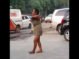 Dec 24, 2018 · hiburan foto foto lucu anak sd hormat bendera saat upacara gambar hormat kepada bendera merah putih tk kartun mereka memang telah terbiasa mamnfaatkan internet di smartphone untuk melihat informasi gambar untuk dijadikan ide. Lucu Orang Gila Hormat Sama Pak Polisi Youtube