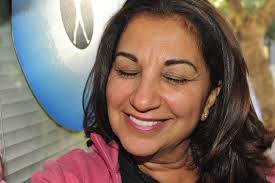 אני הכי אוהבת לצייר ציפורים, זה ממש כיף להרחיב את אוסף הציפורים... בכל  ציפור מנסה לבדוק מה אני אוהבת יותר, מינימליסטי, מגונדר, מעט צבעים, צבעוני  מאד ועוד. בנתיים גיליתי בבית את המגדיר