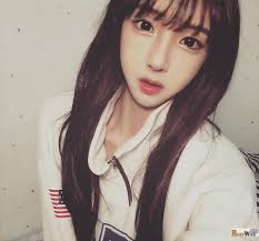 Mina Kim Is A Cute Korean Model From Seoul She Has Delicate Features Fair Skin And A Perfectly Proportioned Figure She Has Be Cute Korean Korean Model Model