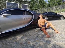 La vidéo a fait l'effet d'une bombe puisque les rumeurs. Cristiano Ronaldo Now Owns A 75 Crores Bugatti Centodieci