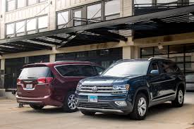 Geely atlas 2020 впитавший лучшее! 2017 Chrysler Pacifica Vs 2018 Volkswagen Atlas He Said She Said News Cars Com