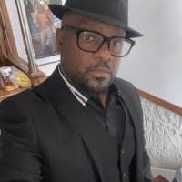 100+ perfiles de «Myrick»