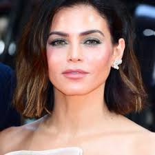 Tiger Woods Seen On Crutches Months After Crash: Photo