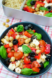 Er ist gar nicht schwer und dank der joghurtsoße auch während einer diät bestens geeignet. Italienischer Couscous Salat Mit Kichererbsen Meal Prep Rezept